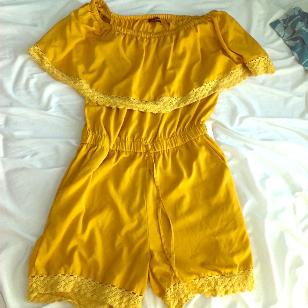 Yellow jumper